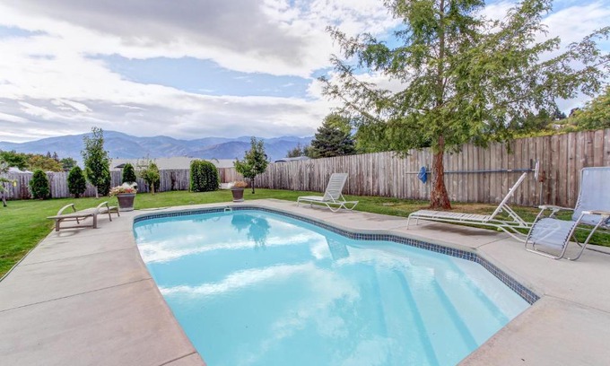 Manson House | Sonny's Pool House