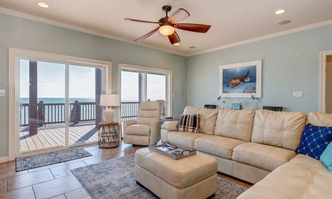 Dauphin Island House | Sonny Side~Beach Front~Pet Friendly~Pool
