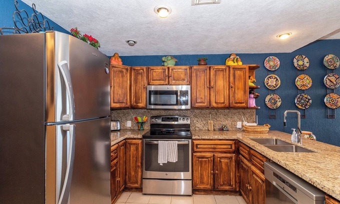 Puerto Penasco Condo | Sonoran Spa W409 - 2 BR Next to the Pool, High Speed Wi-Fi - Beachfront Upper Floor Luxury Condo