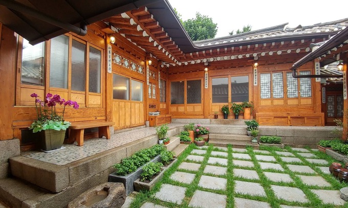 Samcheong-dong House | Sophia Guesthouse