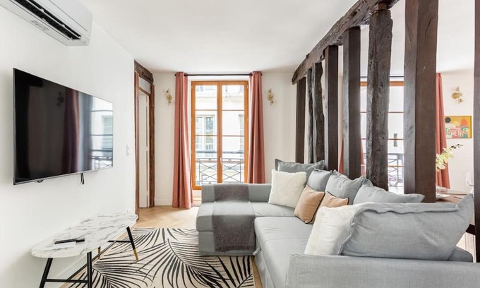 Strasbourg -Saint-Denis Apartment | SophieStay - Contemporary Apt- King Size Bed