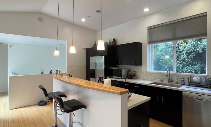 Alta Mesa Condo | Sophisticated 2-bedroom condo in gorgeous Santa Barbara