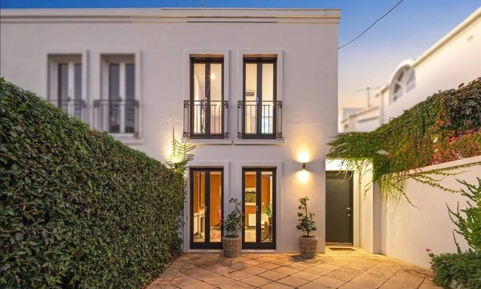 Toorak House | Sophisticated Art Deco in the Heart of Toorak