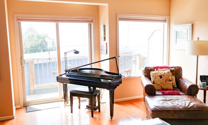 Depoe Bay House | Sophisticated Oceanview Retreat Overlooking Pirate Cove – Luxury Awaits