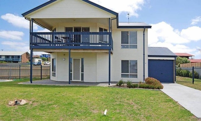 Middleton House | Sorrento Middleton - 190 Newell Ave - Pet Friendly