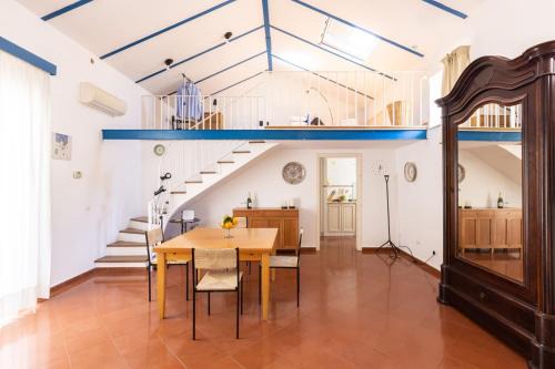 Sorrento Historic Centre Apartment | SorrentoVibes - New home with balconies in Sorrento center