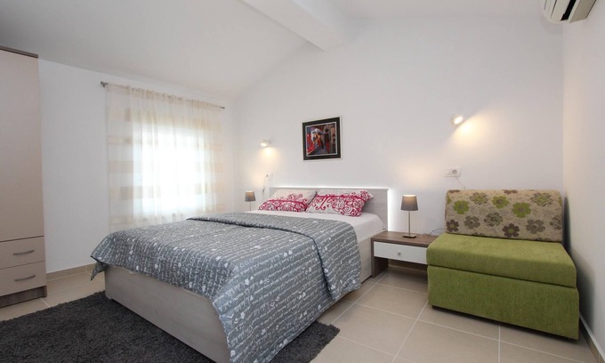 Borik Apartment | SORRISO Studio Apartment