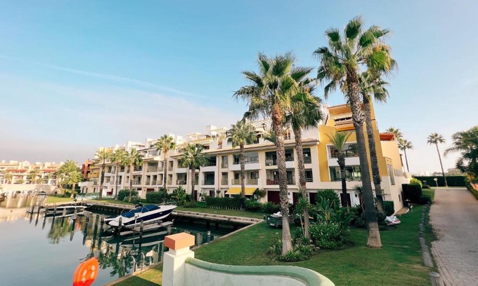 Sotogrande Apartment | Sotogrande Alboaire- Waterfront luxury 4 bedroom Apt in the Marina of Sotogrande