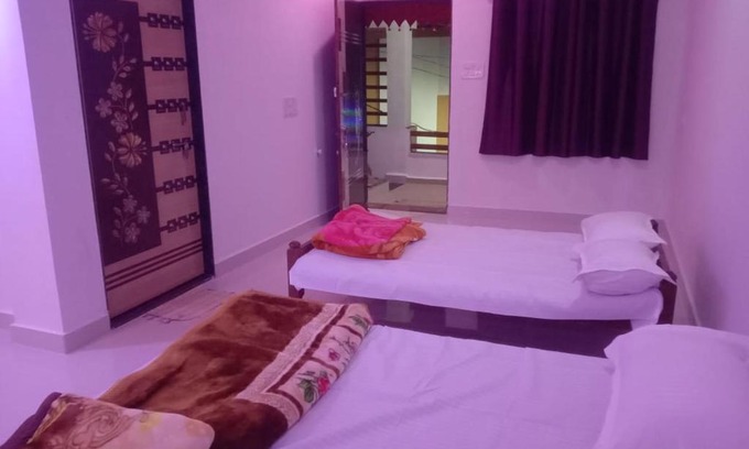 Rajpipla House | Sou ekta home stay