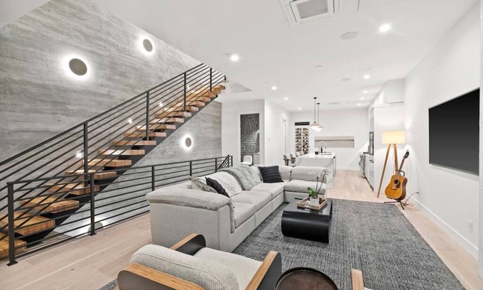 Arts District House | Soulshine Penthouse w/Exclusive Resort Access!