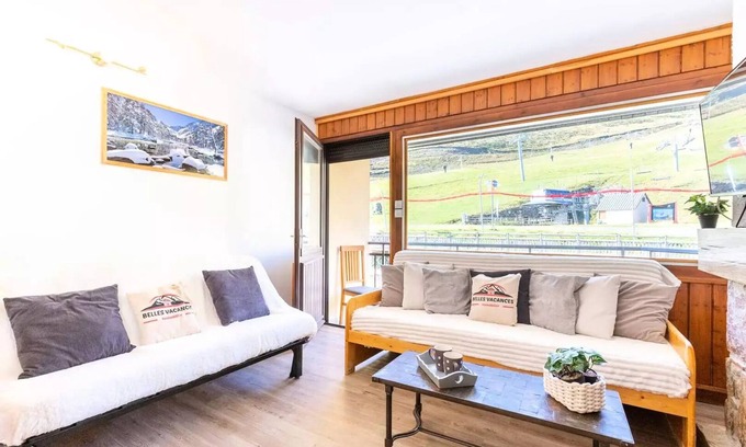 Saint-Lary-Soulan Apartment | Soum De Matte Residence - Apartment 11 people foot from the slopes Ski resort PLA D ADET