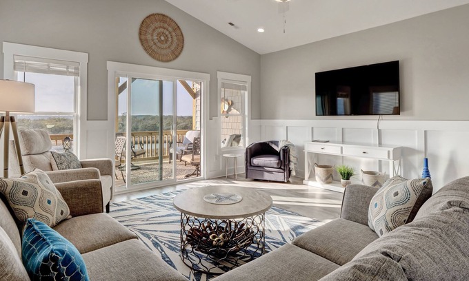 Surf City House | Sound & Ocean views. Beach access 5 min walk. New townhome in Surf City 5 star!