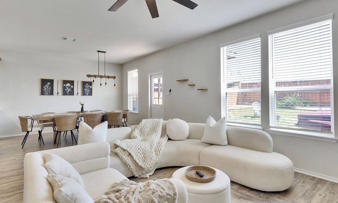 Buda House | South Austin Luxe Boho House 4BR 2.5BA With SPA, Pool & EV Charger