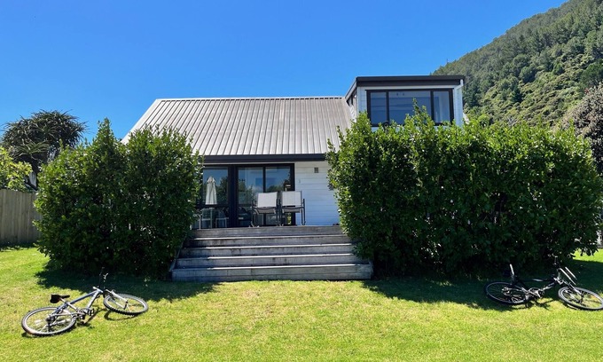 Pauanui House | South End modern beach house - close to beach & mountain.