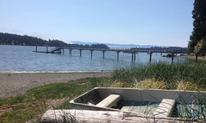 Sooke Cottage | South Facing Panoramic Views Fully Equipped Hot tub - Monthly winter rates