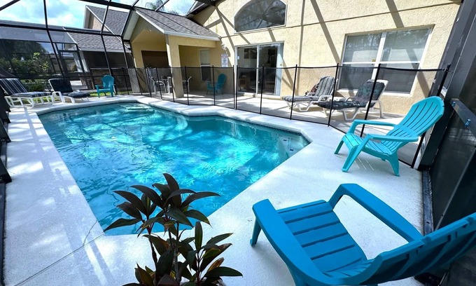 Haines City House | South Facing Pool Villa on the Golf Course