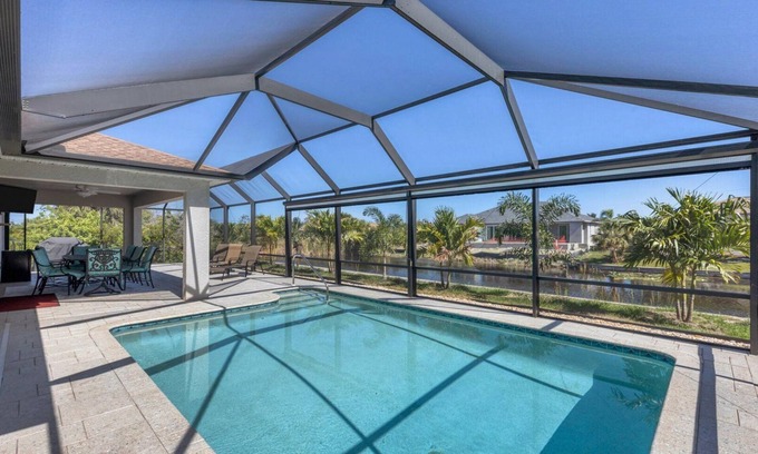 South Gulf Cove House | South Gulf Cove 4 Bedroom Home with Private Pool and Work from home setup