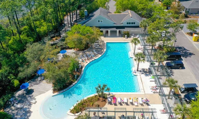WaterSound West Beach House | South of 30A! Close to Beach & Pool! 4 Bicycles ~ Watersound West ~ Luxury!