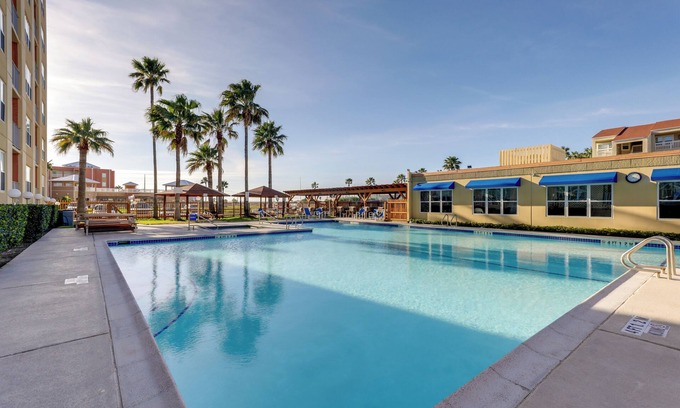 South Padre Island Apartment | South Padre Island Condo - Walk to Beaches!