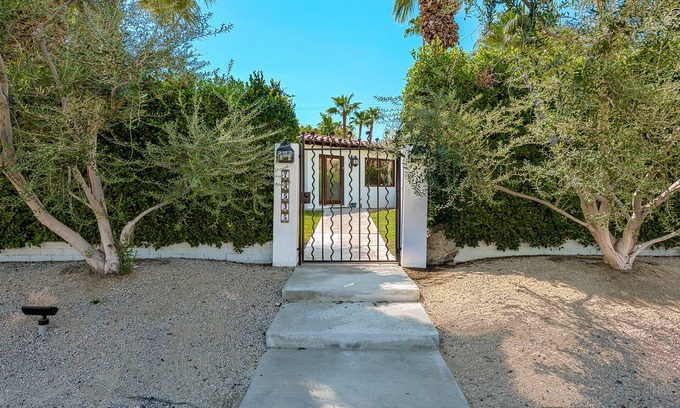 Palm Desert House | South Palm Desert/El Paseo- A peaceful Mini-Estate
