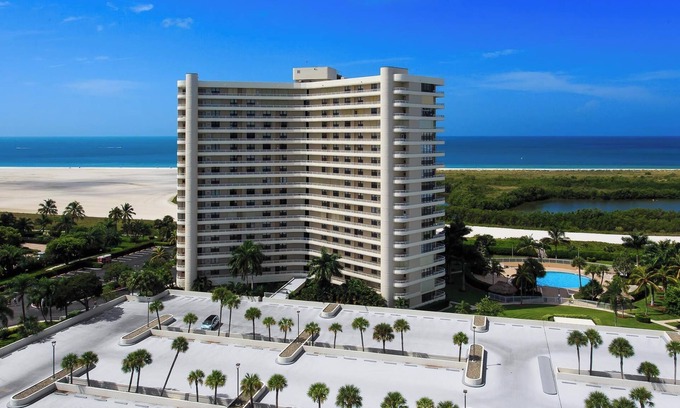 Marco Island Condo | SOUTH SEAS 912 - Weekly Beachfront Vacations Permitted !
