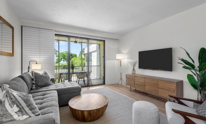 Captiva Apartment | South Seas Beach Villa 2111