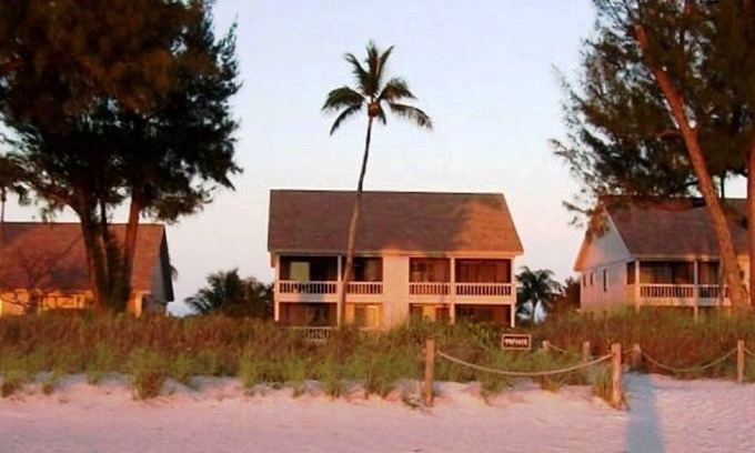 Captiva Condo | South Seas Resort Beach Cottage 1419~ Directly on The Beach! Fabulous!