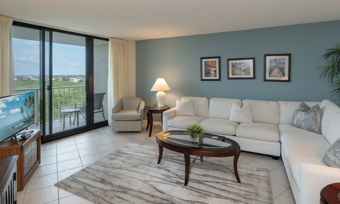 Marco Island Condo | South Seas Tower 4-808 View the Sunset every evening.
