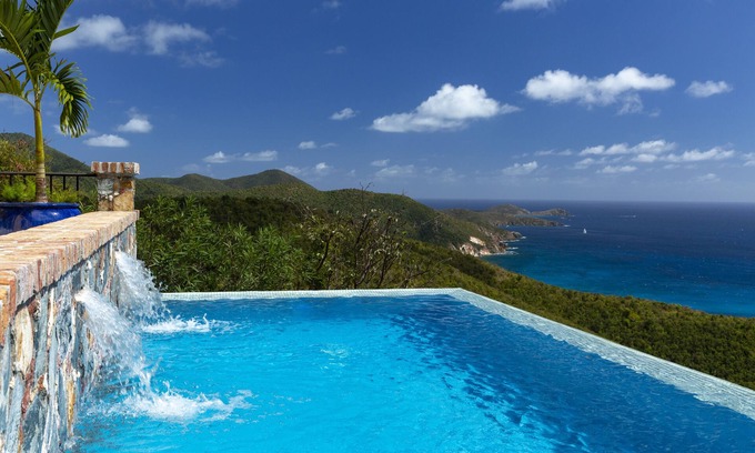Skytop House | South Shore Villa - 4 bed- 4 1/2 bath. Amazing views, Upper Skytop Road!