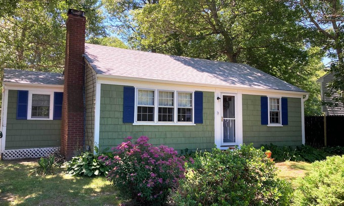 South Yarmouth Cottage | South Yarmouth Cottage ~ Half Mi to Beaches!
