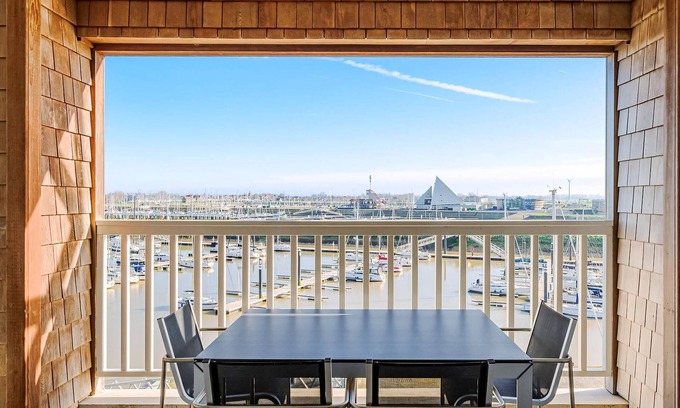 Nieuwpoort Apartment | Southampton 17 0302 + G38