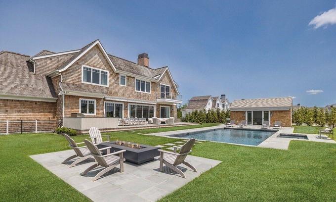 Southampton House | Southampton 7BR Estate: Heated Pool & Spa, Theater, Pool House, Chef’s Kitchen