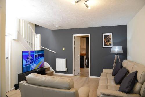 Southampton House | Southampton West With Workspace And Fast Internet
