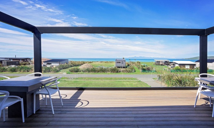 Colac Bay House | Southern Breeze - Colac Bay Beach House