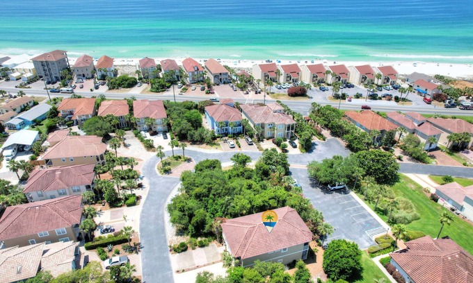 Fort Bay House | Southern Charm is 3-Bdrm 3-Full Bath Villa just a minute walk to beachfront pool