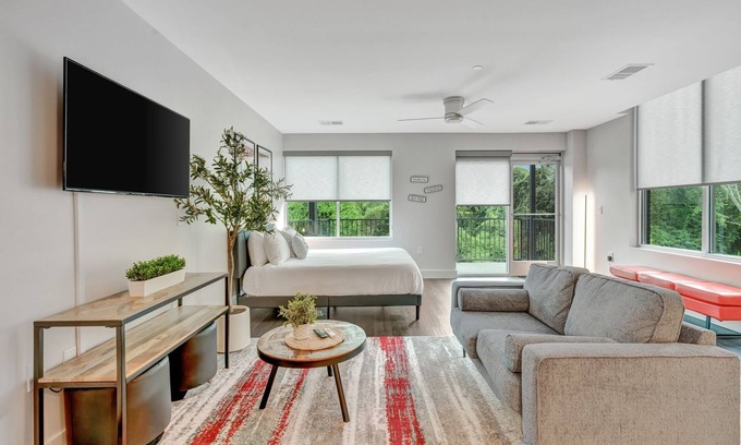 Donelson Apartment | Southern Charm Studio: Y'all Come Stay Awhile