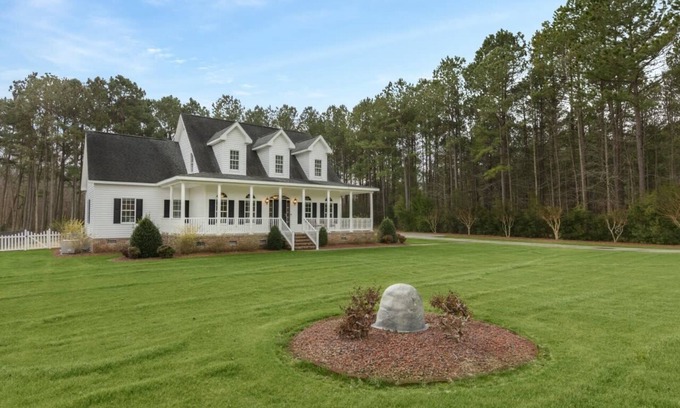 Nash County House | Southern Charm! Theater Room, Hot Tub, Game Space!