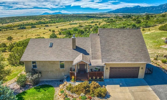 Colorado City House | Southern Colorado Escape with Hot Tub & Stunning Rocky Mountain Views