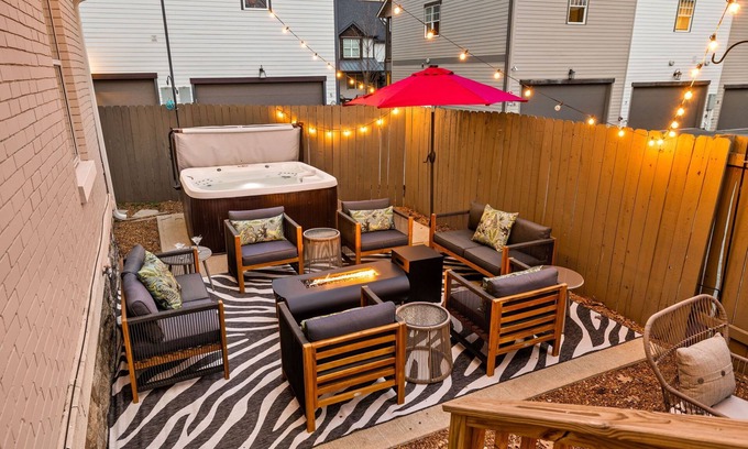 Historic Waverly House | Southern Elegance-Private Hot Tub-Walk to 12 S