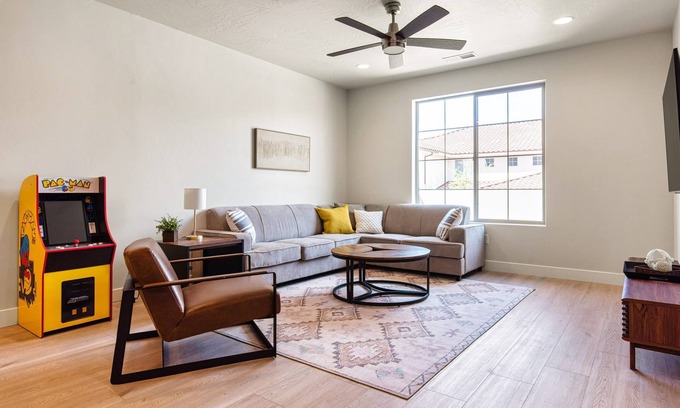 Washington House | Southern Escape, GREAT LOCATION, FULLY EQUIPPED KITCHEN