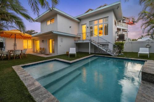 Siesta Key Village House | Southern Exposure