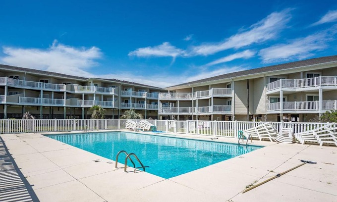 Long Beach House | Southern Shores Villas by Oak Island Accommodations