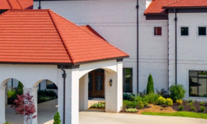 Lawrence County Apartment | Southern Tennessee Getaway - Pool/bowling alley/putting greens/dinner theater