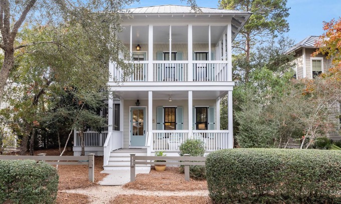 Watercolor House | Southern Tide - WaterColor Park District, Complimentary 6 - Seater Golf Cart!
