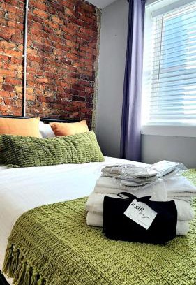 Telegraph Hill Apartment | Southie 3BD 1BA near Seaport and Convention Center BECE