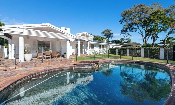 Southport House | Southport Poolside Paradise