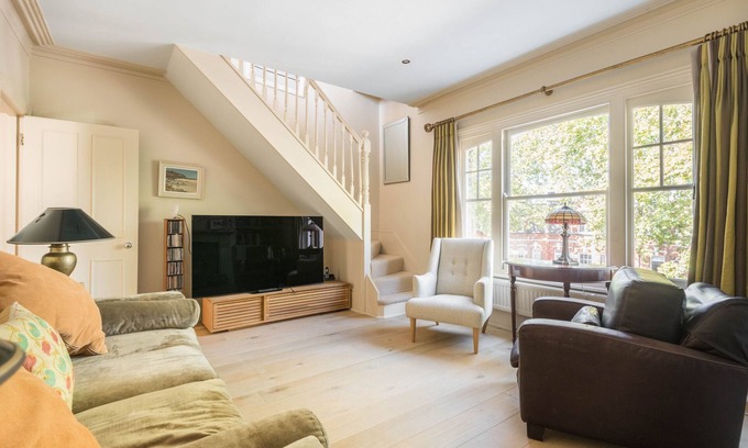 Parsons Green and Walham Apartment | Southwest Rooftops - Two Bedroom Apartment, Sleeps 5