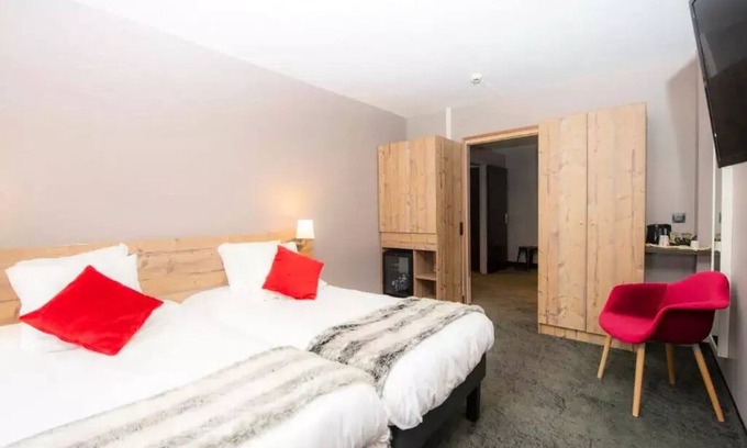 Valfrejus Apartment | SOWELL Family Valfréjus* - Superior Double Room Single Bed