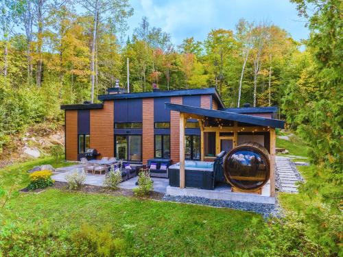 Chertsey Ski Chalet | Spa and Sauna - Le Van Gogh
