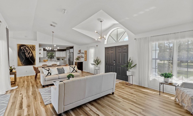 Palm River Estates House | Spa like relaxing vacation house .